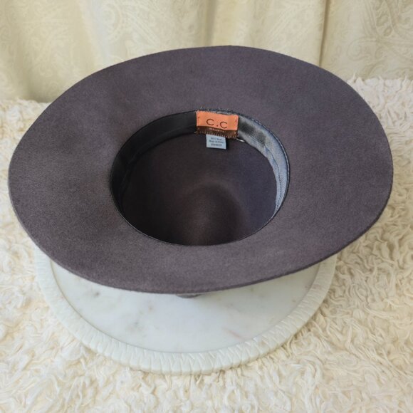 C.C Exclusives 100% Wool Hat, Size M/L - Picture 11 of 13